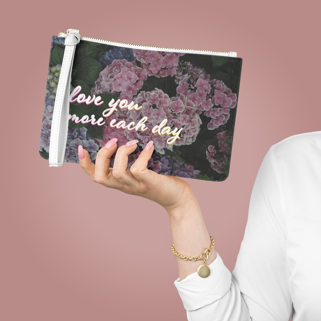 Sweet Floral Designed Zipped Clutch Bag - AroundTheWineCooler