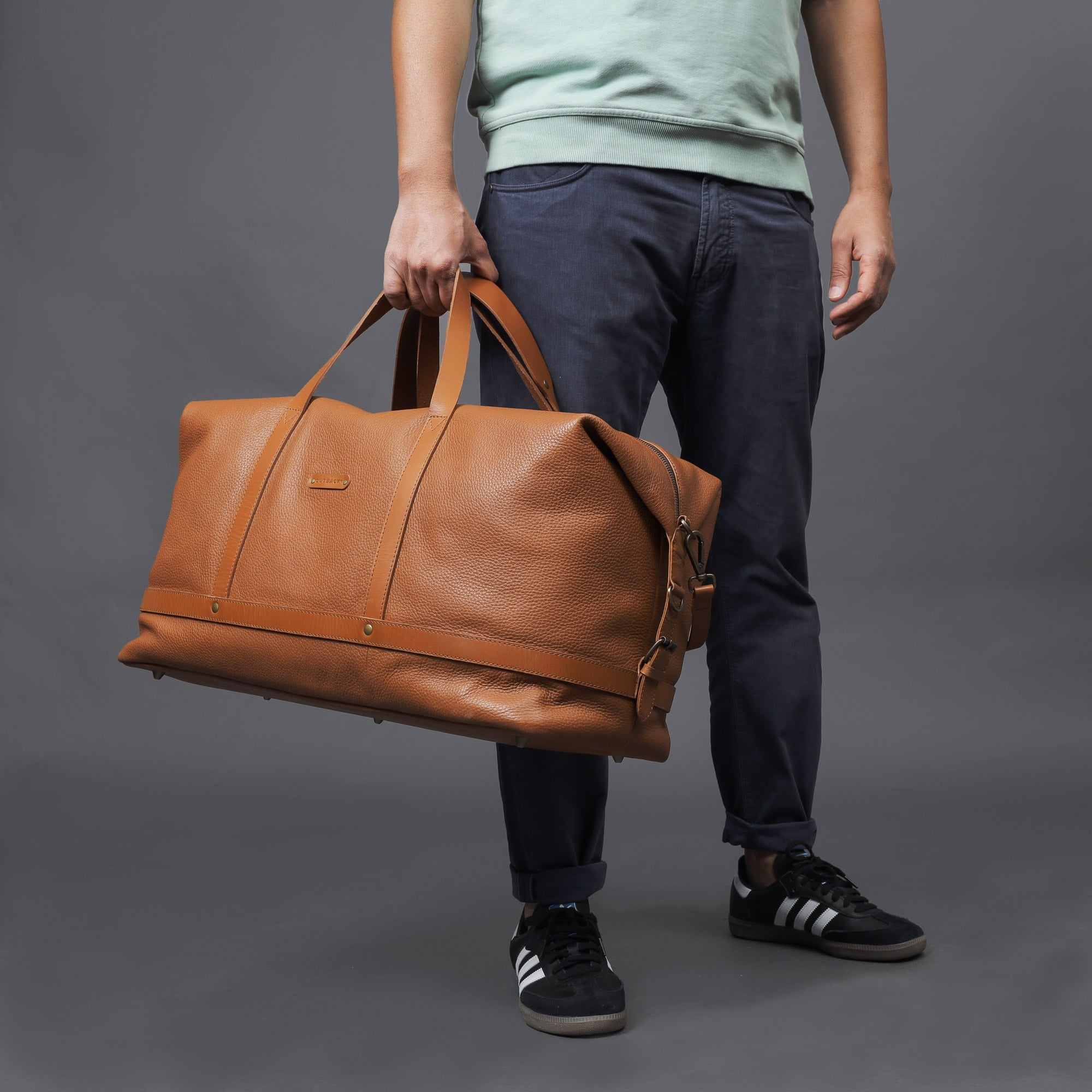 Runway Leather Travel Bag - AroundTheWineCooler