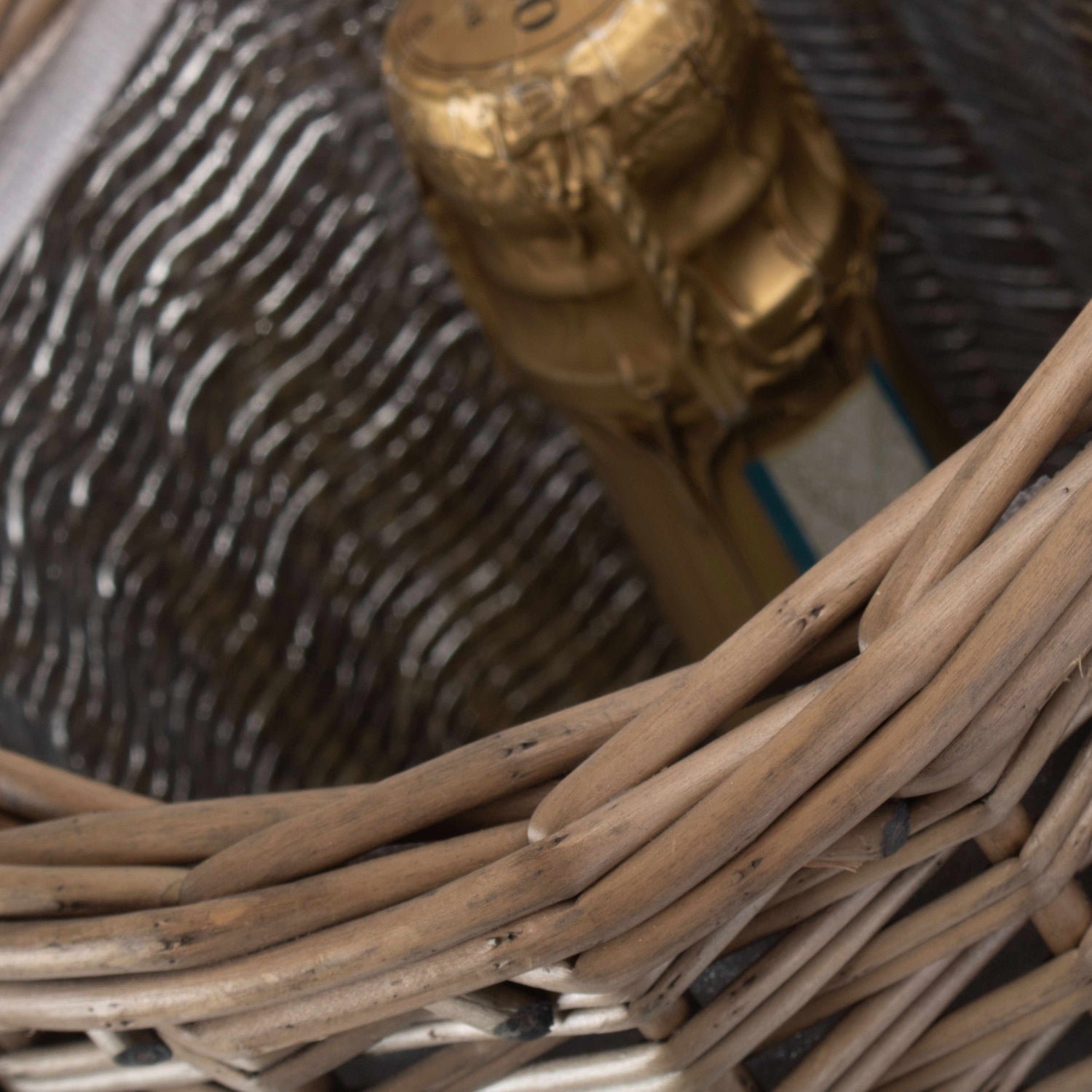 Single Bottle Wicker 2 Champagne Glass Carrier With Shoulder Strap - AroundTheWineCooler