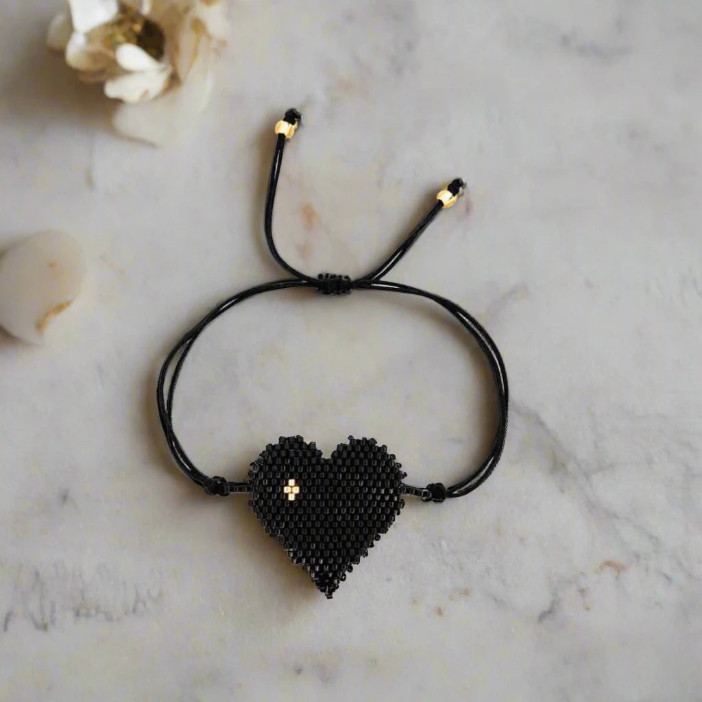 Carly Single Heart Bracelet - AroundTheWineCooler