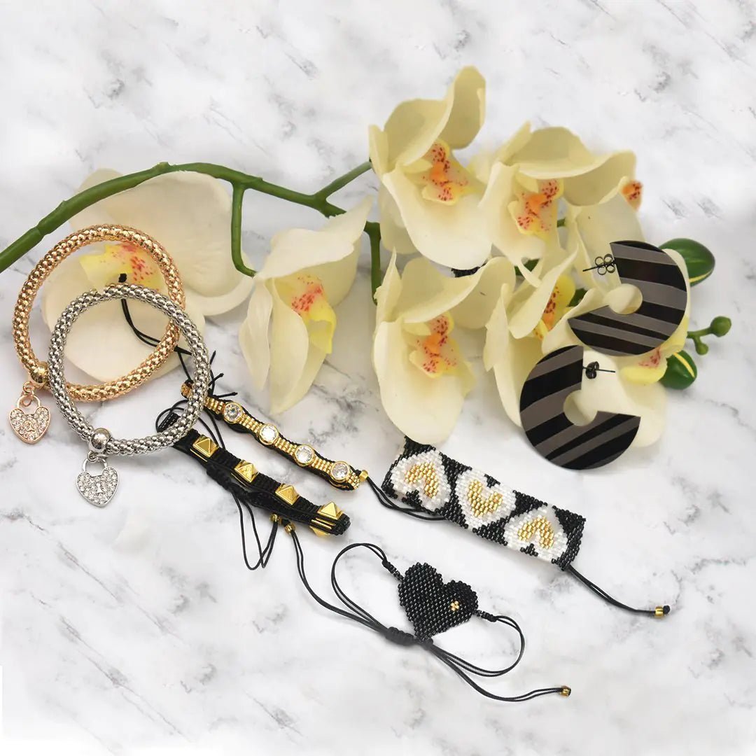 Carly Single Heart Bracelet - AroundTheWineCooler